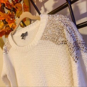 The Limited Sweater —white with gold detail